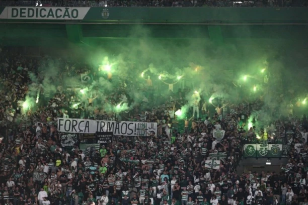 JEZIVO: Srušila se ograda na stadionu - na desetine navijača je povređeno! Hitna pomoć je imala pune ruke posla! (UZNEMIRUJUĆI VIDEO)