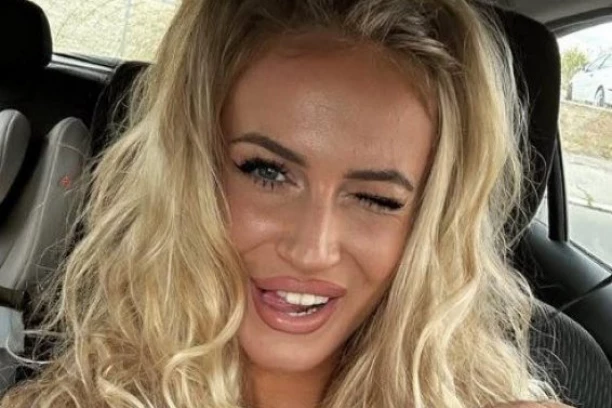 MILICA VELIČKOVIĆ U ZAGRLJAJU DRUGOG MUŠKARCA: Pao sočan poljubac pred kamerom - ona ne skida osmeh s lica! (FOTO)