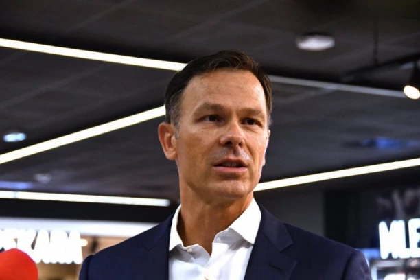 OD 1. DECEMBRA DVOCIFRENO POVEĆANJE PENZIJA! Mali o ekonomskim merama i Vučiću u Kini: Vodimo suverenu i slobodarsku politiku