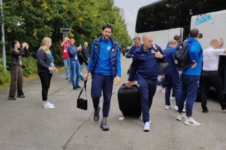 "VIRUS?! PA, TO MI JE SMEŠNO": Legendarni srpski trener opleo po "orlovima" posle Evrobasketa - ovo će baš da odjekne!