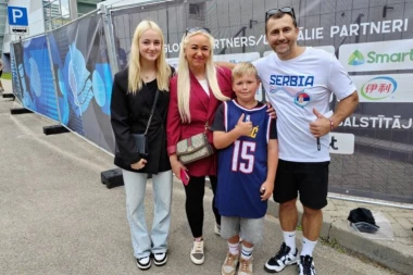 NISU SRBI, ALI LUDE ZA JOKIĆEM I SRBIJOM: Mali Gustavs se umalo nije rasplakao zbog Nikole i svog rođendana (VIDEO)