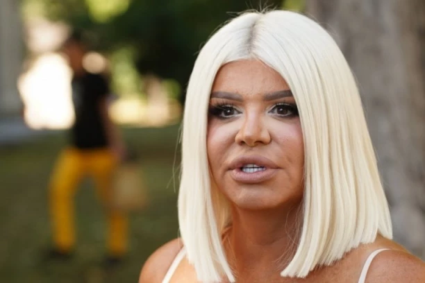 DARA BUBAMARA OJADILA "GRAND" ZA STAN U BEOGRADU! Isplivali svi detalji UGOVORA s produkcijom, ovu SUMU je ugovorila - neće vam biti dobro!