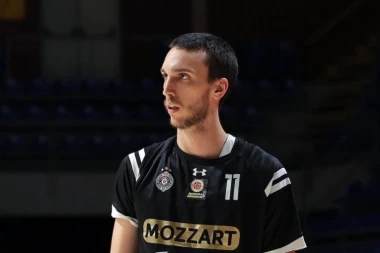 SPORTISSIMO PAPARACO! Evo šta radi Aleksej Pokuševski dok Srbija igra na Evrobasketu! (FOTO)