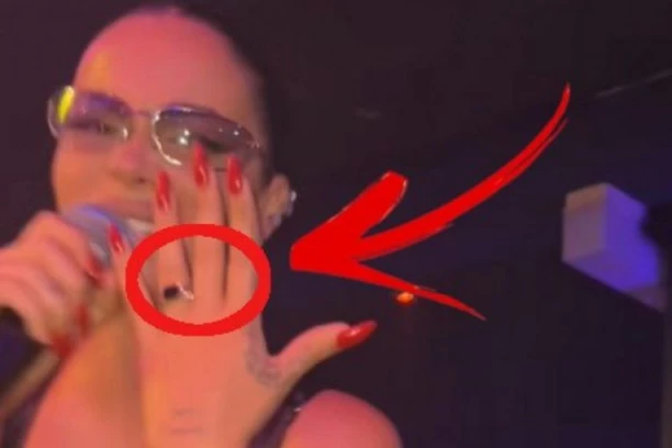 TEODORA DŽEHVEROVIĆ VERENA PRED PUBLIKOM: Pevačica zaprošena na nastupu! (GALERIJA, VIDEO)