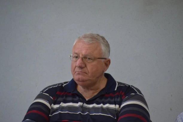 SMRT U PORODICI VOJISLAVA ŠEŠELJA! Osvanula tužna čitulja! (FOTO)