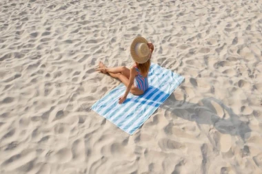 DA LI BISTE IŠLI NA PLAŽU KOJA NEMA MORE? Nije šala! Ovo je jedno od NAJNEOBIČNIJIH I NAJLEPŠIH TURISTIČKIH DETINACIJA! (FOTO)