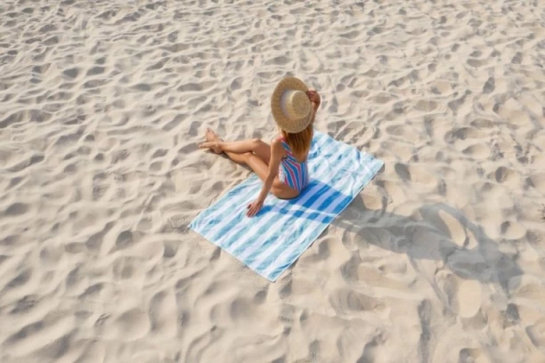 DA LI BISTE IŠLI NA PLAŽU KOJA NEMA MORE? Nije šala! Ovo je jedno od NAJNEOBIČNIJIH I NAJLEPŠIH TURISTIČKIH DETINACIJA! (FOTO)