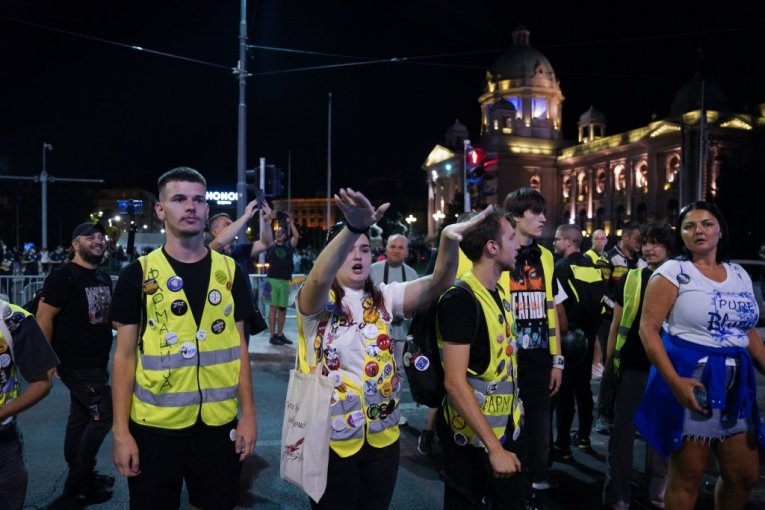 SPECIJALNA EMISIJA O ZLU KOJE SPREMAJU BLOKADERI: Najnovija saznanja o planovima za izazivanje haosa u Srbiji!