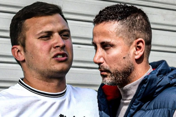 HITNO UKLJUČENJE ĐEDOVIĆA UŽIVO U PROGRAM: Produkcija ODMAH reagovala zbog Stefana Karića, izbio KARAMBOL usred emisije! (VIDEO)