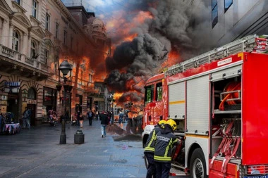 U VRTLOGU VATRE, VODE I RUŠEVINA – NAŠI HEROJI NE POSUSTAJU! Spasili desetine hiljada ljudi!