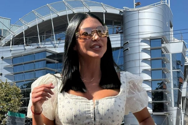 MAJA MARINKOVIĆ ULETELA U ZGRADU PINKA, HITAN SASTANAK PRED POČETAK "ELITE 9": Starletu smo usnimili na licu mesta! (VIDEO)