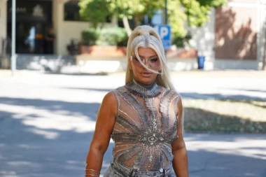 BRUTALNE VESTI ZA DARU BUBAMARU: Član produkcije Zvezde Granda otkrio ISTINU o pevačici, OVO ne sme da čuje!