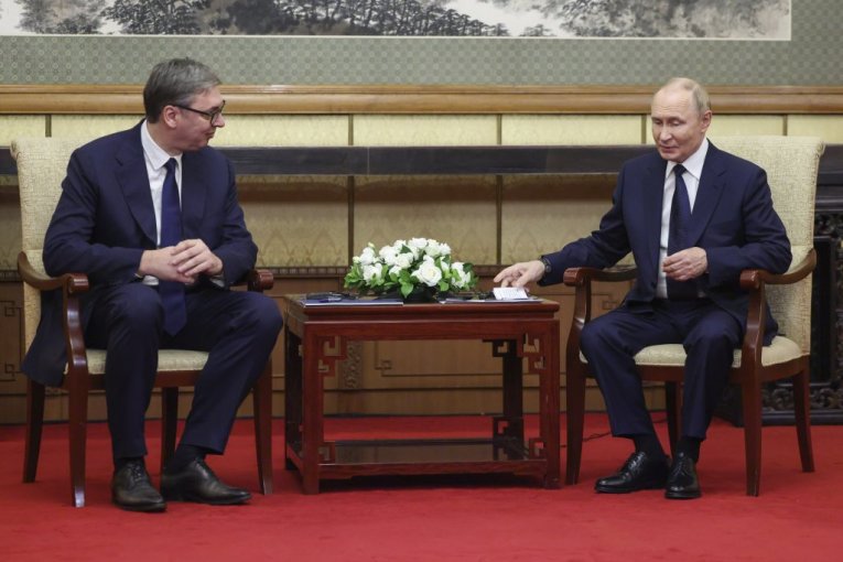 Cover image for Вучич и Путин провели телефонный разговор о поставках газа и Косово