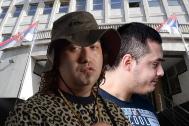 "TEBRA, U ŠOKU SAM, SAMO SU DOŠLI PO MENE!" Reper Rasta po izlasku iz pritvora prvo pozvao Belivukovog vojnika Vladu Georgieva, svog menadžera!