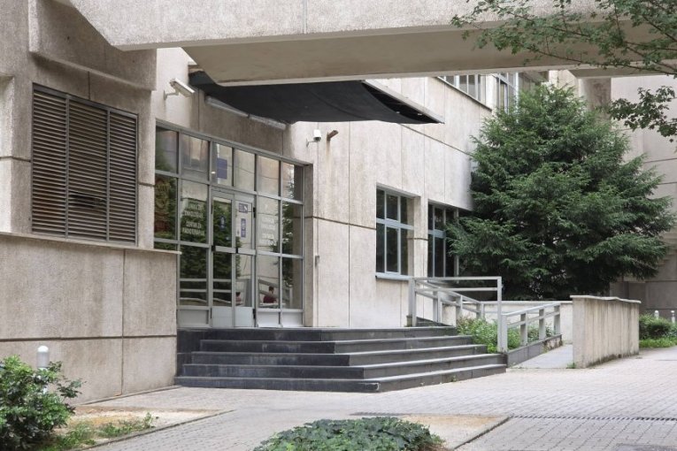 Ovde se leče Halid Bešlić i njegova supruga Sejda