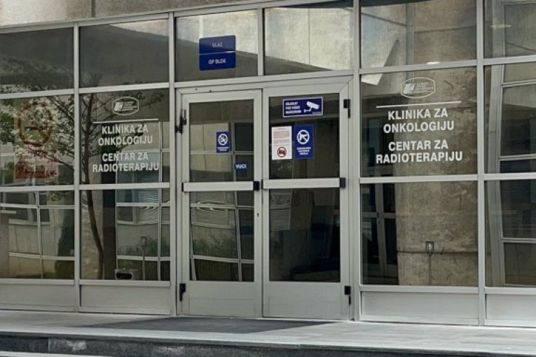 Ovde se leče Halid Bešlić i njegova supruga Sejda