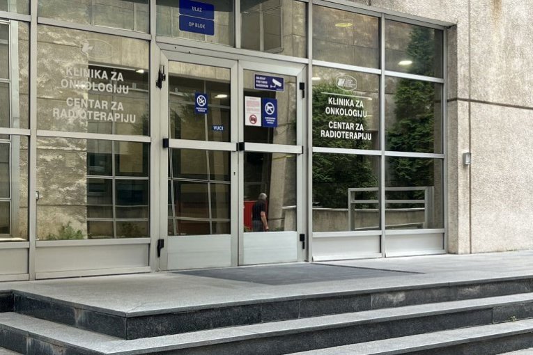 Ovde se leče Halid Bešlić i njegova supruga Sejda