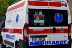 STRAVIČNE SCENE, UBADANJE NOŽEM U BEOGRADU: Maloletnik u teškom stanju, petoro mladih povređeno!