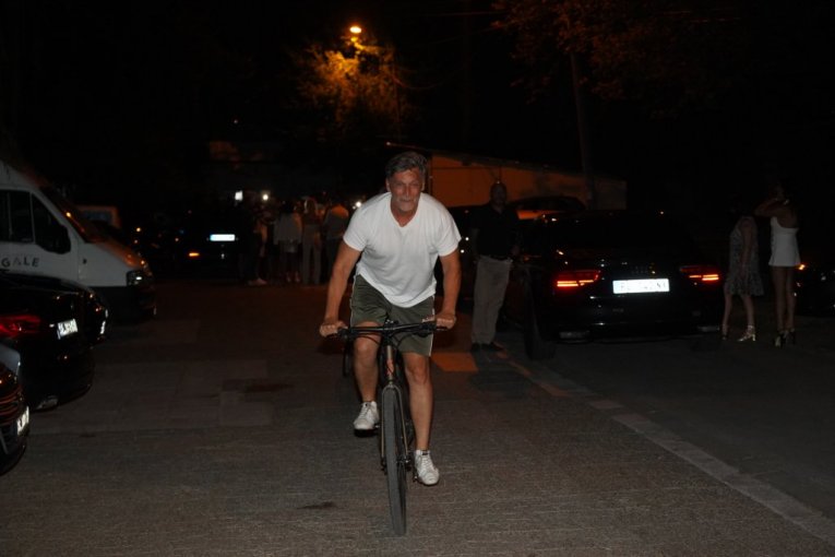 Boško Jakovljević vozi biciklu