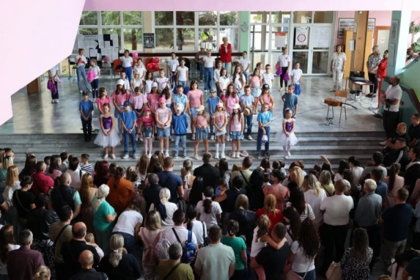 BESPLATNI UDŽBENICI I RANČEVI ZA SVE OSNOVCE U BORU