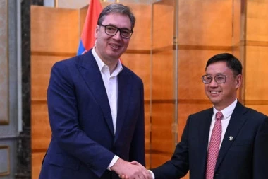 VUČIĆ SA KOMPANIJOM SANY RENEWABLE ENERGY! Vučić: Uvereni smo da će ulaganja značajno doprineti proizvodnji čiste i zelene električne energije! (FOTO)
