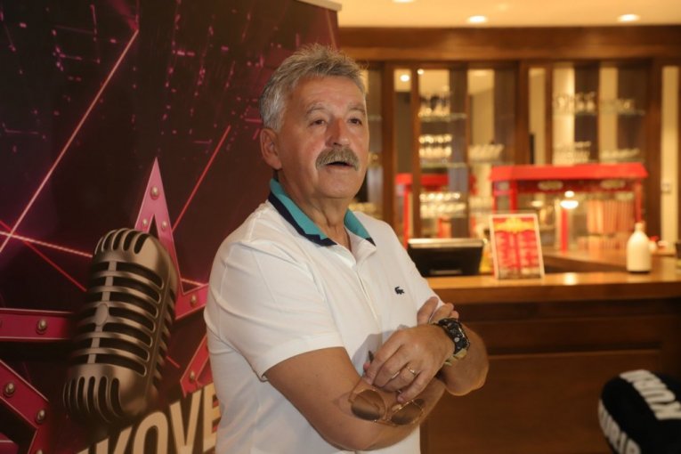 Bosanac, Pinkove zvezde