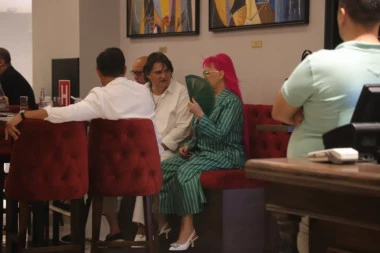 ZAVIRITE IZA KULISA "PINKOVIH ZVEZDA": Šok-scena Zorice Brunclik i Kemiša - evo šta su radili pred Jelenom Karleušom! (VIDEO)