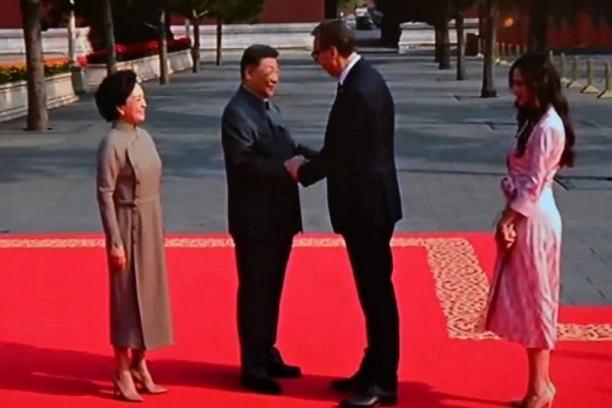 PREDSEDNIK SE U PEKINGU KAO LAV BORI ZA NOVE INVESTICIJE! KINESKE MILIJARDE STIŽU U SRBIJU! ČITAJTE U SRPSKOM TELEGRAFU!