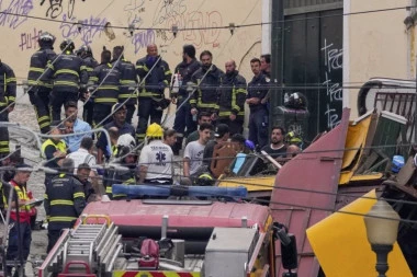 ČITAVA PORODICA BILA U ŽIČARI SMRTI! Trudnica, suprug i dečak prevezeni u bolnicu, poznato njihovo stanje!