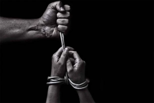 VIŠE OSOBA DRŽALI KAO ROBOVE! Optuženi mladić i devojka iz Bačkog Gradišta!