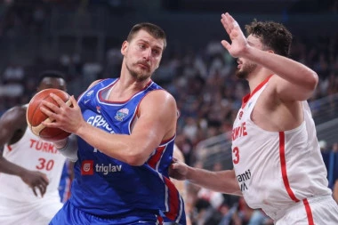 SRAMNO: Nakon trijumfa - Turci ponizili Nikolu Jokić! (FOTO)