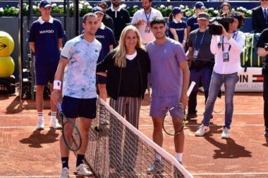 UŽAS: Osvojila 4 grend slem titule, danas nema ni za kifle deci! Roditelji i muž su je UPROPASTILI!