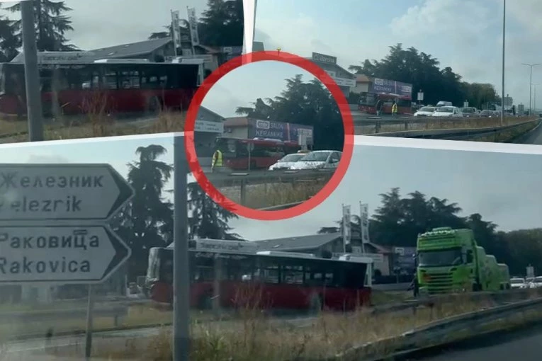 PRVI SNIMCI DRAME NA IBARSKOJ MAGISTRALI! Autobus uleteo u lokal - VELIKE GUŽVE! (VIDEO)