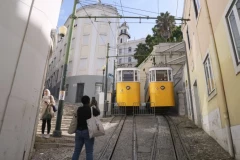 UPOZORENJE ZA SRPSKE TURISTE: U ovoj zemlji SVE JE STALO! Počeo masovni štrajk, nema vozova i aviona! POTPUNI JE KOLAPS (VIDEO)
