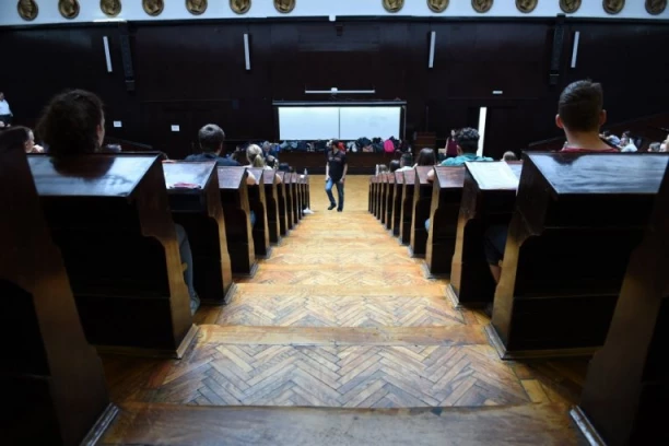 KONKURS TRAJE DO KRAJA SEPTEMBRA: Počele prijave za učeničke stipendije