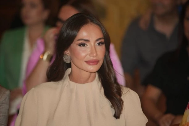 OVO SU RANI RADOVI EMINE JAHOVIĆ! Oktrivena NAJVEĆA TAJNA popularne pevačice, evo čime se bavila - zarađivala odmah posle SREDNJE ŠKOLE