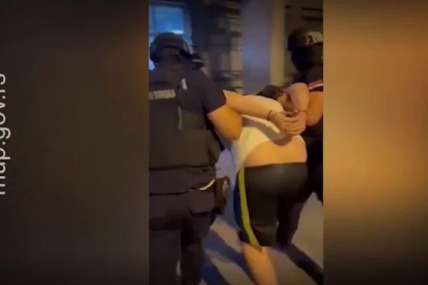 IMAO JATAKA! Pogledajte hapšenje UBICE SA DETELINARE! Goran ubio Dejana posle godina svađa i sukoba! (FOTO, VIDEO)