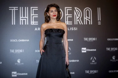 GLUMICA POSTALA MAJKA U 48. GODINI! Prvo oglašavanje ponosne mame!