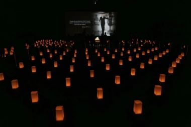 CELU NOĆ STAJALI ISPRED KAPELE! Ogroman broj ljudi čeka da se oprosti od Đorđa Armanija