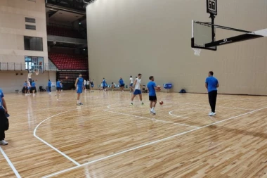 TRENING "ORLOVA" PRED FINSKU - SVI GLEDAJU SAMO U JEDNOG ČOVEKA: Mnoge je zabrinuo, a evo šta sada radi (VIDEO)