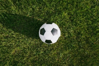 CRVENO-BELI NEZADOVOLJNI SUĐENJEM: Kao najveći klub izražavamo zabrinutost...