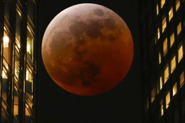 "KRVAVI MESEC" VEČERAS NAD SRBIJOM! Na ovaj fenomen smo čekali čak 25 godina: Objavljena tačna satnica