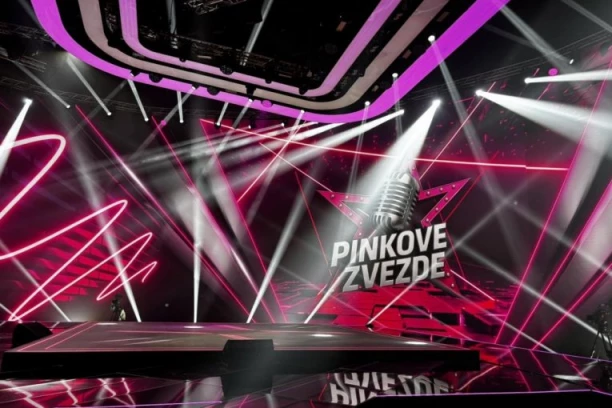 ZBOG NOVE VODITELJKE U "PINKOVIM ZVEZDAMA" ĆE VAM POPADATI VILICE! Pojavila se na snimanju, pa izazvala totalnu pometnju! (VIDEO)
