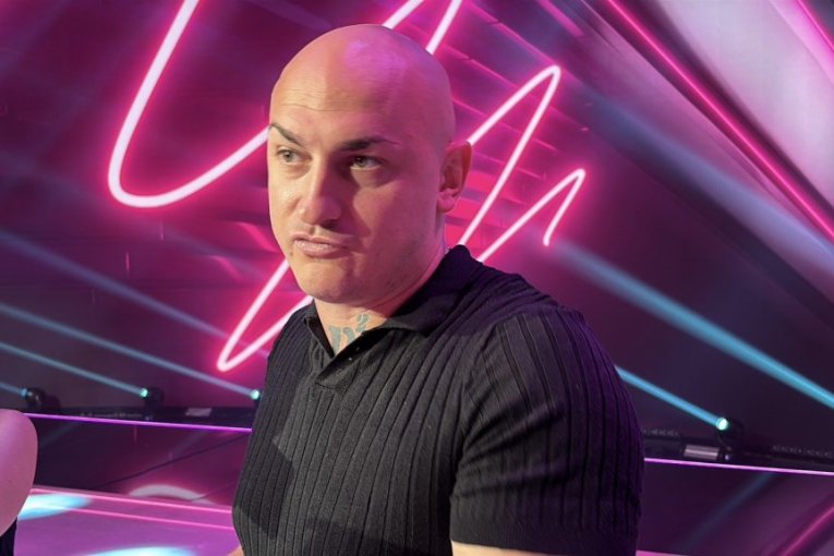 Desingerica na snimanju Pinkovih zvezda