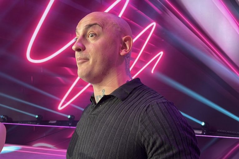 Desingerica na snimanju Pinkovih zvezda