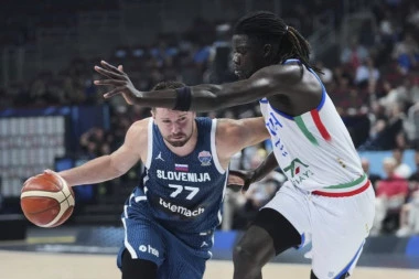 PLJUŠTALE SRPSKE PSOVKE NA KLUPI: Dončićev govor na tajm-autu zapalio internet i pokazao ko je TATA u reprezentaciji! (VIDEO)