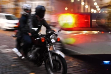 ZAPALJEN MOTOR PRONAĐEN KOD BUDVE! Policija istražuje da li je korišćen u likvidaciji dvojice "škaljaraca"!