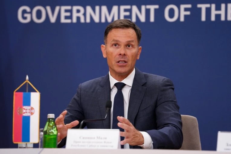 "I OVO GLEDAMO DA DOVEDEMO U BEOGRAD"! Pogledajte kakvo je čudo Siniša Mali snimio u Dubaiju - "IDE NA TOČKOVE, ALI..."! (VIDEO)