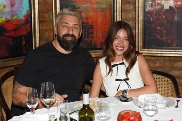 HITNO OGLAŠAVANJE TRUDNE ŽENE OGNJENA AMIDŽIĆA! Važan dan za porodicu, ovaj trenutak će pamtiti zauvek! (FOTO)