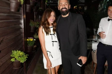 POGLEDAJTE KAKO IZGLEDA SUPRUGA OGNJENA AMIDŽIĆA U 6. MESECU TRUDNOĆE: Mina objavila privatnu fotku, a JEDAN detalj je svima zapao za oko!